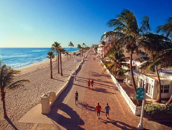 Downtown Hollywood Beach Students' Dorm Hostel ภายนอก รูปภาพ